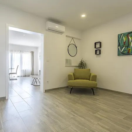 Biserka Apartman Bol
